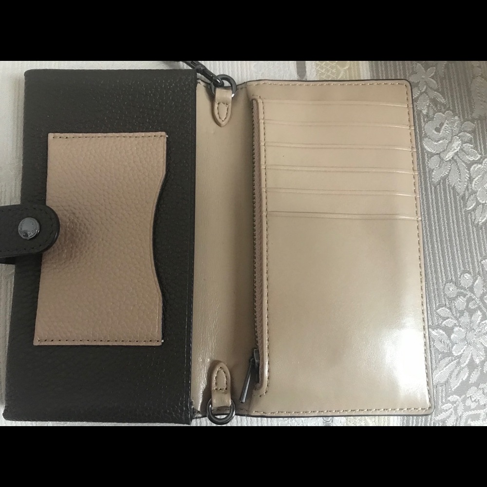 SOLD! Authentic Coach iPhone leather wristlet. - Picture 2 of 8